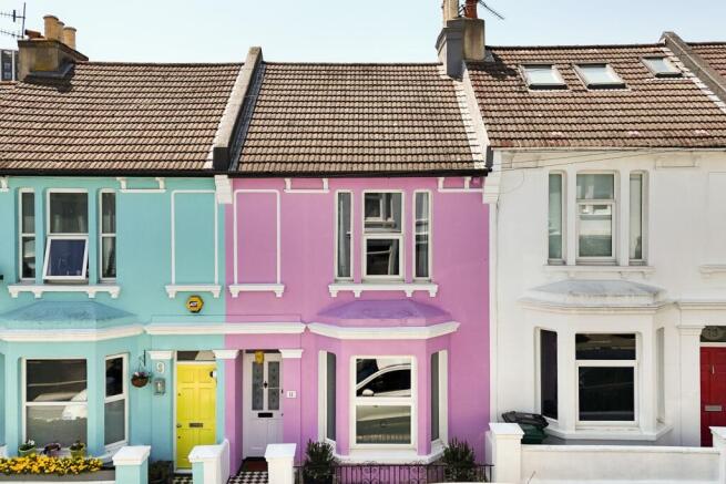 2 bed property, in Lorne Road, £600,000