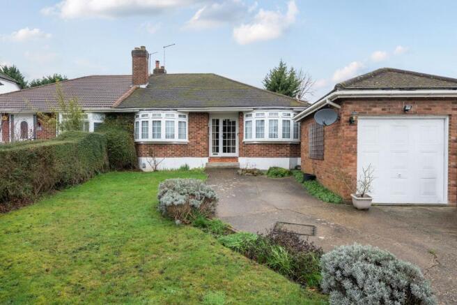 3 bed property, in Lower Hill Road, £625,000