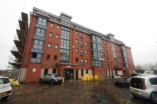 2 bed property, in Apartment 41, £70,000