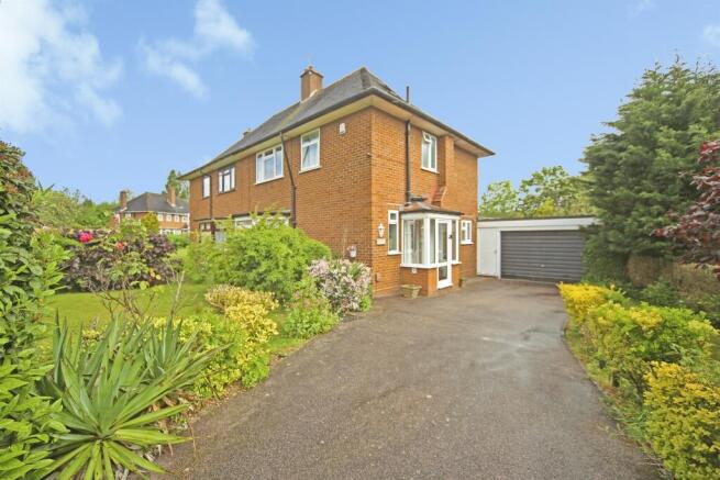 3 bed property, in Tanhouse Farm Road, £385,000