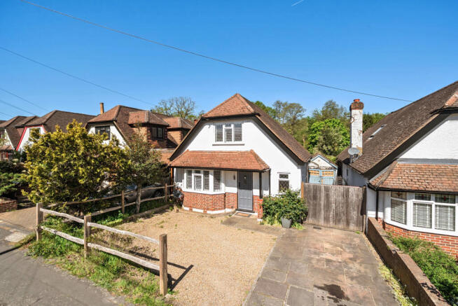 3 bed property, in Woodlands Avenue, £650,000