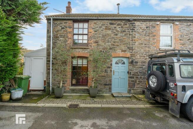 2 bed property, in Tabor Street, £270,000