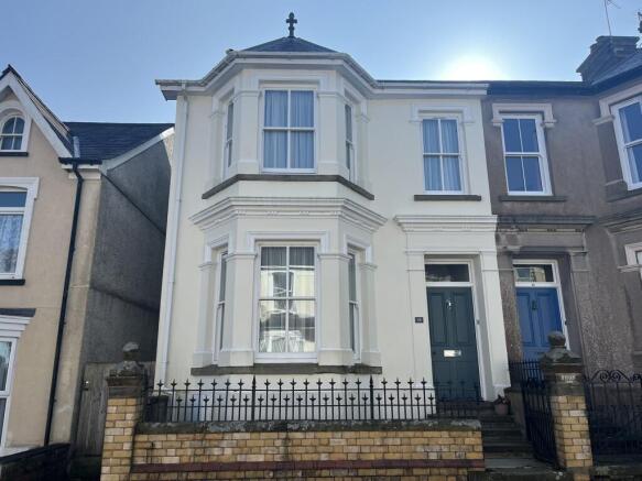 4 bed property, in Alan Road, £335,000