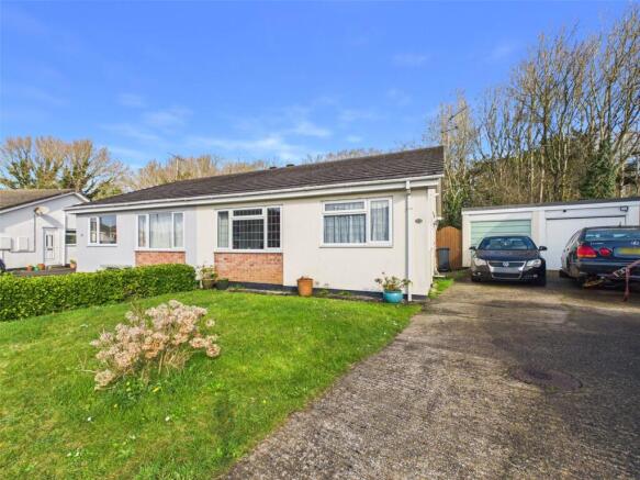 2 bed property, in East Fairholme Road, £285,000