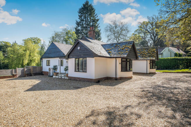 3 bed property, in Beechwood Lane, £1,200,000