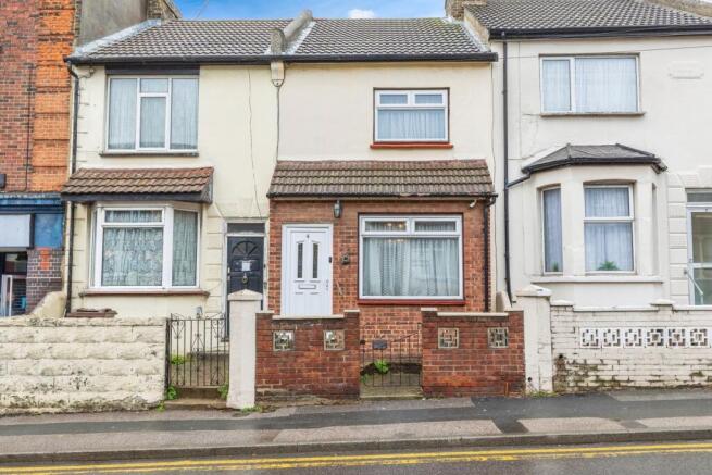 3 bed property, in Barnsole Road, £260,000