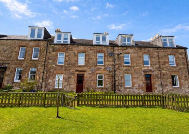 1 bed property, in Flat 1/3, £12,000