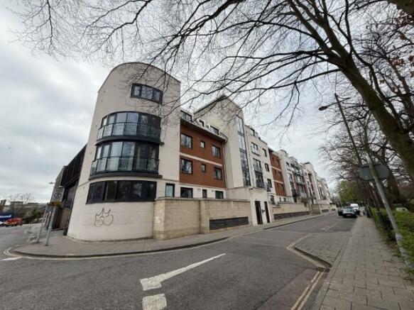 2 bed property, in 43 Chapel Field East, £175,000