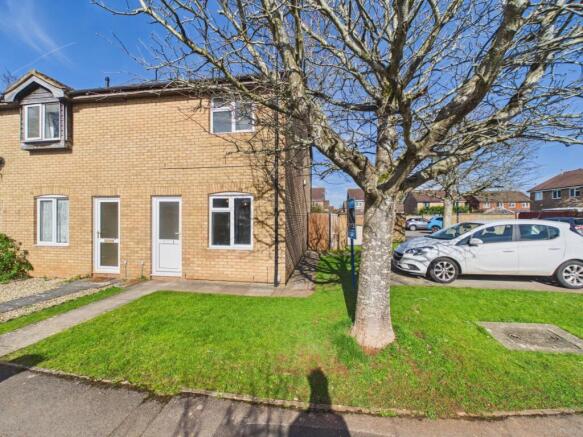 2 bed property, in Wavell Close, £239,995