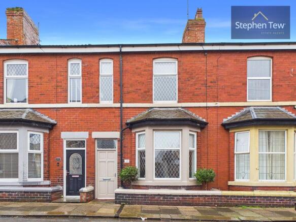 2 bed property, in Harris Street, £125,000
