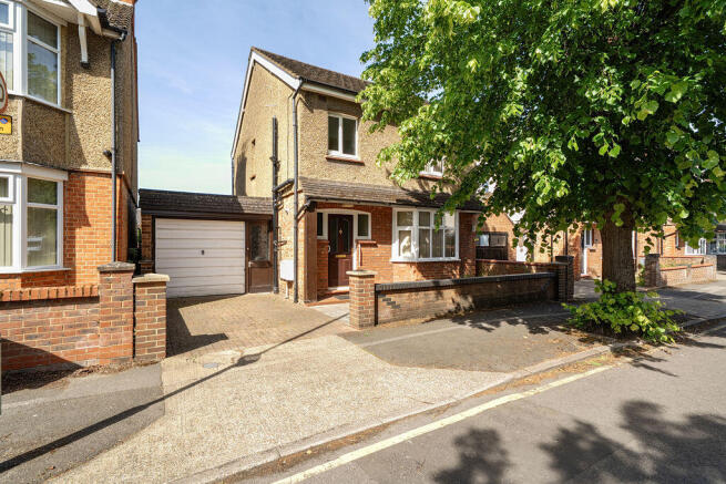3 bed property, in Leon Avenue, £385,000