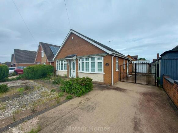 2 bed property, in Cambrian Way, £240,000