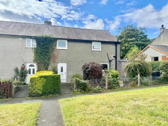 3 bed property, in Hendy, £176,000
