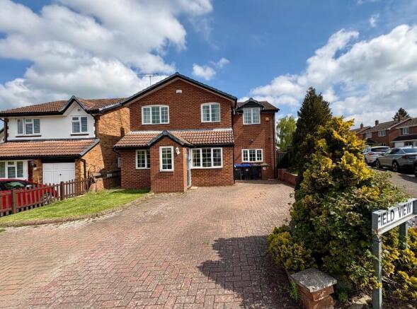4 bed property, in Field View, £435,000