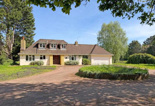 3 bed property, in Little Heath Road, £900,000