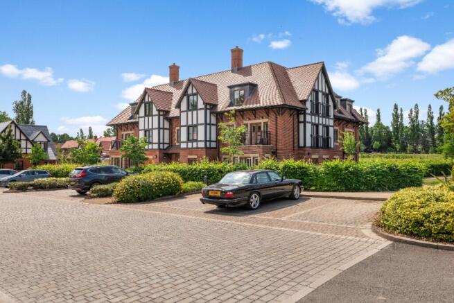 2 bed property, in Millway Lodge, £450,000
