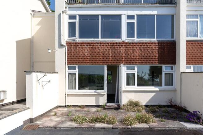 1 bed property, in Quarry Gardens, £170,000