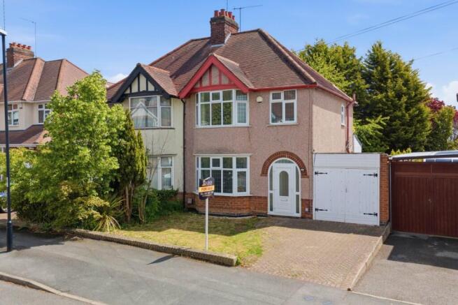 3 bed property, in Woodside Ave South, £350,000