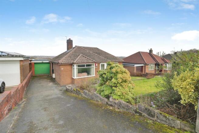 2 bed property, in Chester Road, £195,000