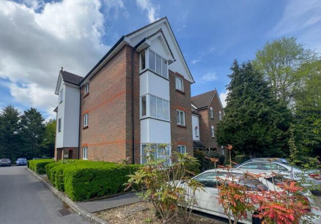 1 bed property, in Granville Place, £274,950