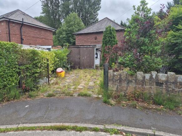 2 bed property, in Belthorne Avenue, £70,500