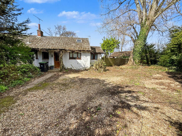 3 bed property, in Burton, £425,000