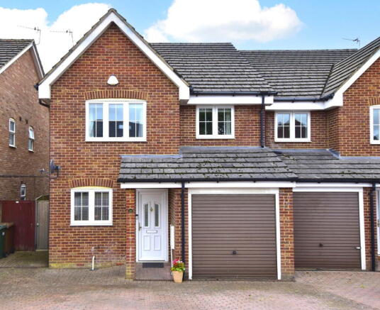 4 bed property, in Popes Road, £700,000