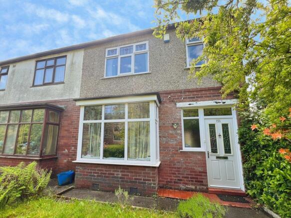 3 bed property, in Park Road, £126,000