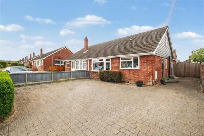 2 bed property, in Lindsay Road, £275,000