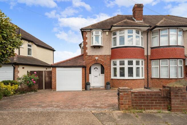3 bed property, in Highdown, £750,000