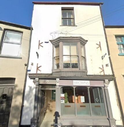 3 bed property, in Cross Street, £400,000