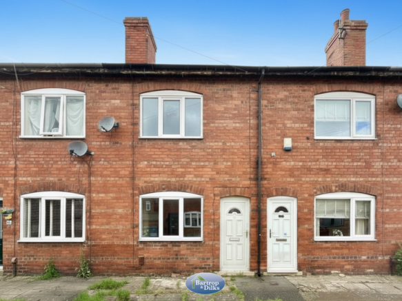 2 bed property, in Mill Street, £70,000
