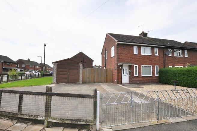 3 bed property, in Windsor Avenue, £210,000