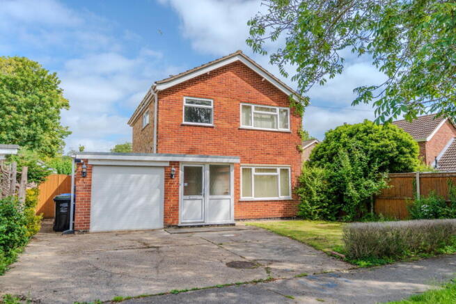 3 bed property, in Waters Avenue, £325,000