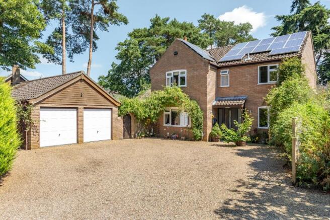 4 bed property, in Sylvan Way, £765,000