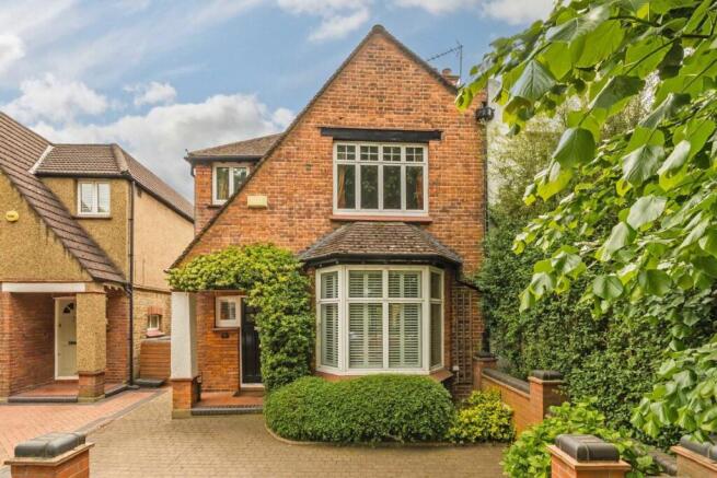 3 bed property, in Meadvale Road, £935,000