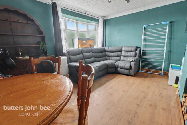 3 bed property, in Newmount Road, £140,000