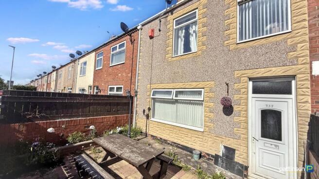 3 bed property, in Hawthorn Road, £60,000