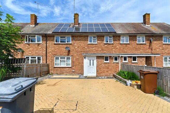 3 bed property, in Southfield, £270,000