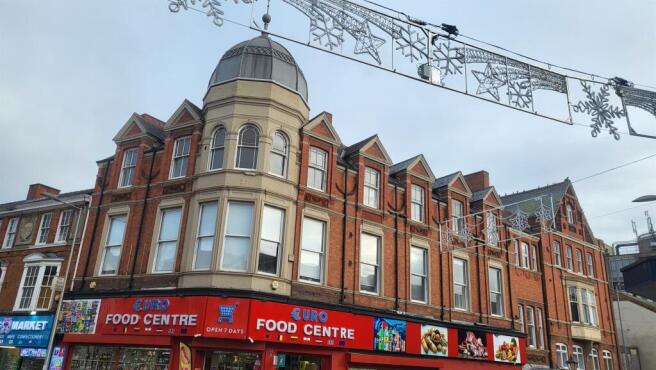 2 bed property, in Midland Road, £90,000