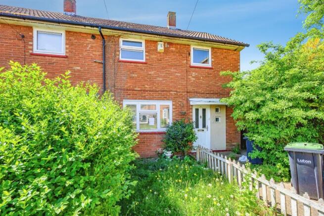 2 bed property, in Wycliffe Close, £270,000