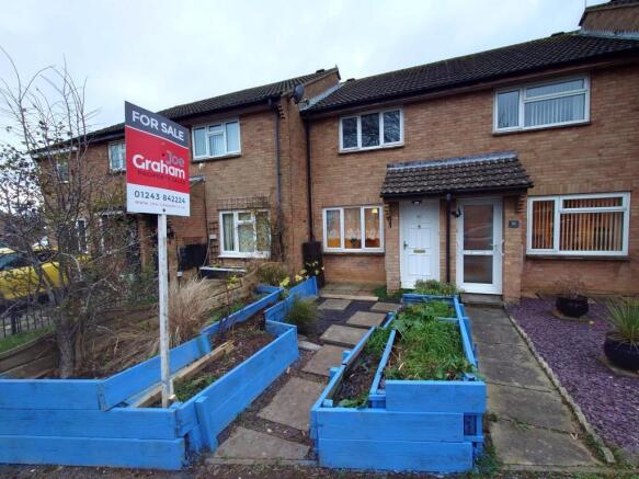 2 bed property, in Osprey Gardens, £240,000