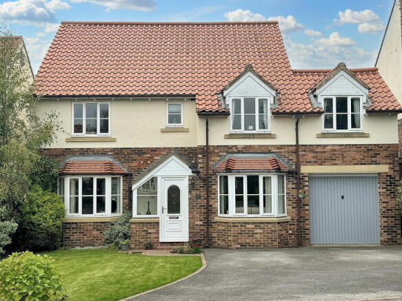 5 bed property, in Leconfield, £425,000