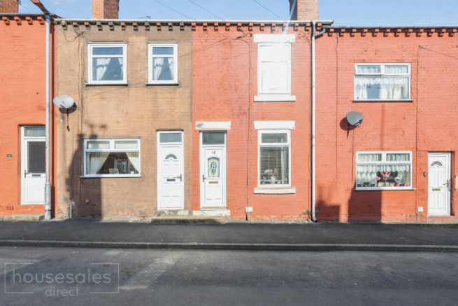 2 bed property, in Thomas Street Hemsworth, £60,000