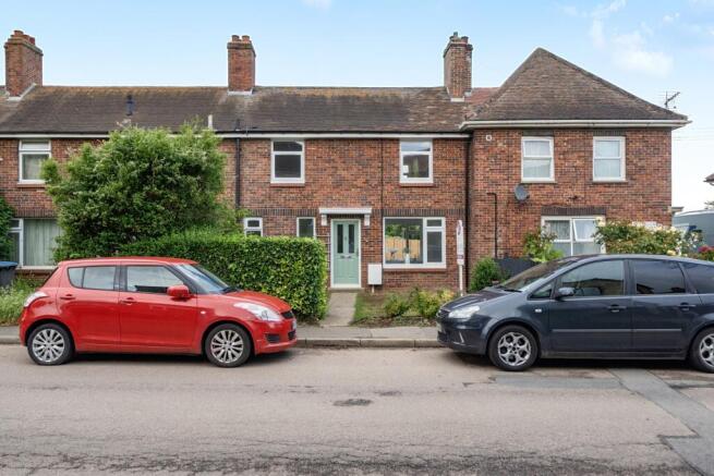 2 bed property, in Mill Lane Eastry, £270,000