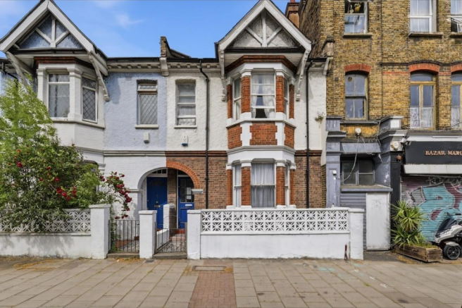 4 bed property, in Harrow Road, £995,000