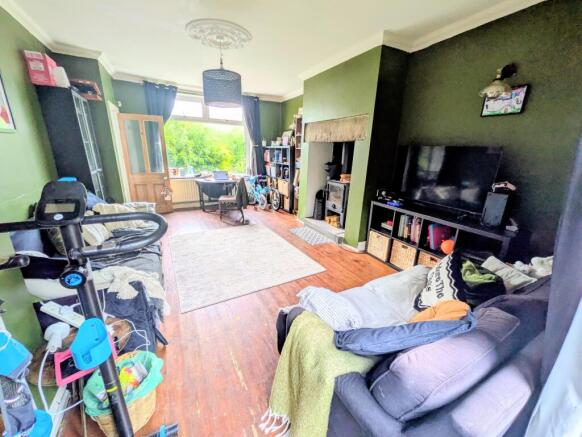 3 bed property, in Spring Bank, £240,000
