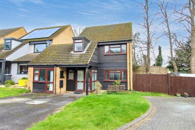 4 bed property, in Marshall Close, £475,000