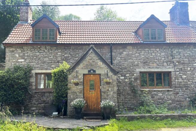 3 bed property, in Crown Cottages, £480,000