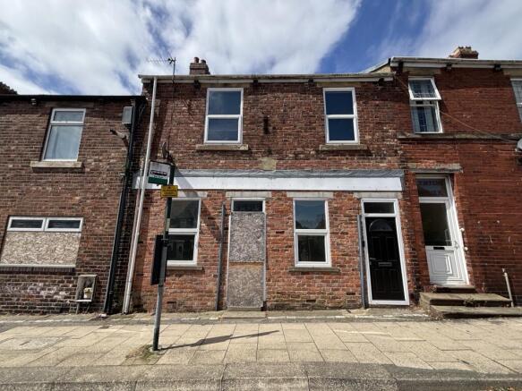 2 bed property, in 32 Woods Terrace, £20,000